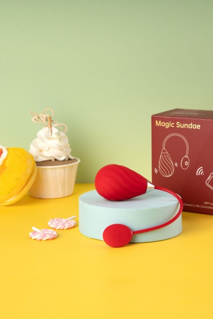 Красное виброяйцо «Magic Sundae» от «MAGIC MOTION» Красное виброяйцо «Magic Sundae» от «MAGIC MOTION»