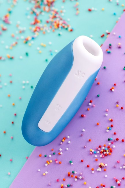 Вакуумный стимулятор для клитора «Love Breeze» от «Satisfyer»