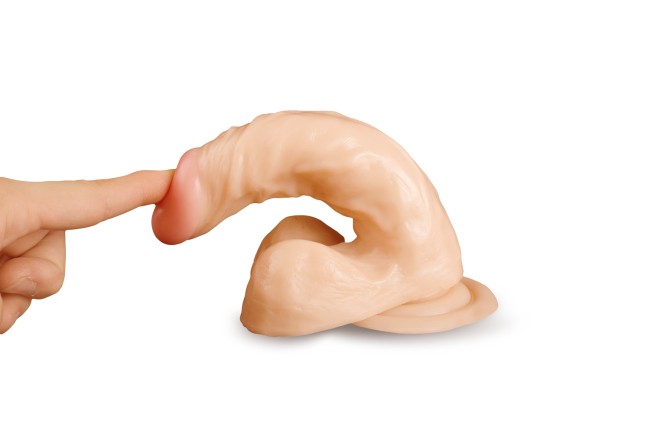 Реалистичный фаллоимитатор на присоске (14см)