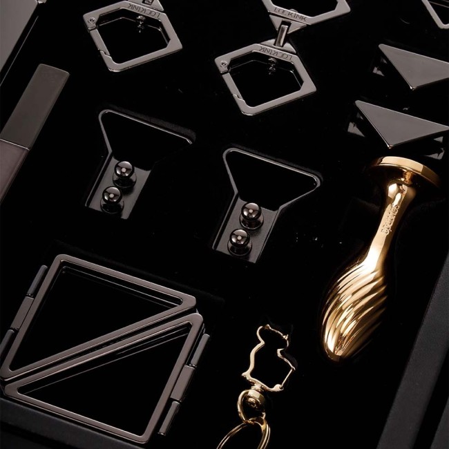 Чёрный набор БДСМ «All-in-1 BDSM Play Kit 2» от «LOCKINK» Чёрный набор БДСМ «All-in-1 BDSM Play Kit 2» от «LOCKINK»