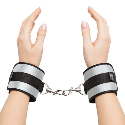 Комплект для бондажа на кровати «Hard Limits Restraint Kit» от «Fifty Shades of Grey» Комплект для бондажа на кровати «Hard Limits Restraint Kit» от «Fifty Shades of Grey»