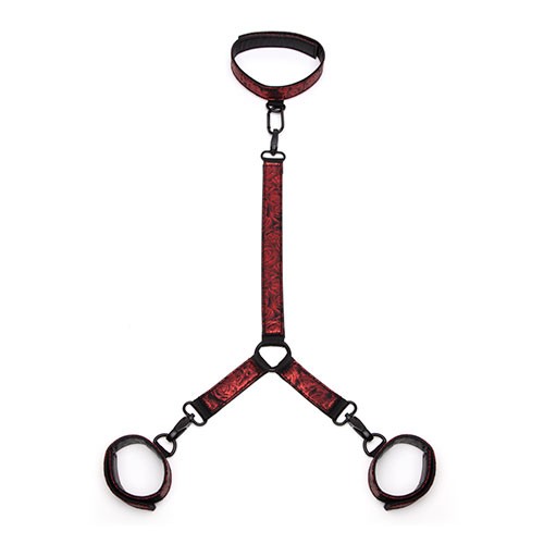 Ошейник с наручниками «Reversible Faux Leather Collar and Wrist» от «Fifty Shades of Grey» Ошейник с наручниками «Reversible Faux Leather Collar and Wrist» от «Fifty Shades of Grey»