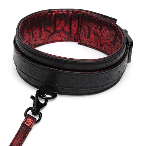 Стильный ошейник с поводком «Reversible Faux Leather Collar and Lead» от «Fifty Shades of Grey» Стильный ошейник с поводком «Reversible Faux Leather Collar and Lead» от «Fifty Shades of Grey»