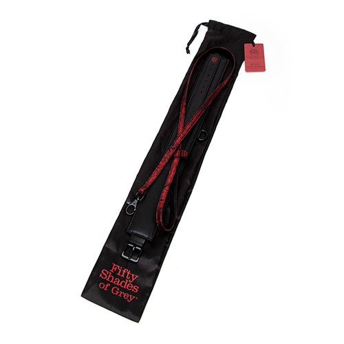 Стильный ошейник с поводком «Reversible Faux Leather Collar and Lead» от «Fifty Shades of Grey» Стильный ошейник с поводком «Reversible Faux Leather Collar and Lead» от «Fifty Shades of Grey»