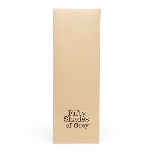 Черная плотная маска на глаза «Bound to You Faux Leather Blindfold» от «Fifty Shades of Grey» Черная плотная маска на глаза «Bound to You Faux Leather Blindfold» от «Fifty Shades of Grey»