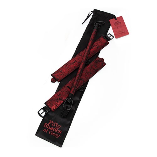 Распорка для ног «Reversible Restraint Bar with Cuffs» от «Fifty Shades of Grey» Распорка для ног «Reversible Restraint Bar with Cuffs» от «Fifty Shades of Grey»