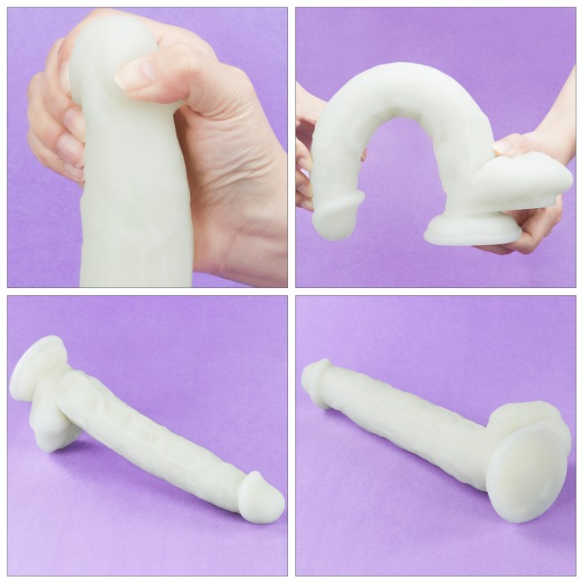 Фаллоимитатор светящийся в темноте «10.5'' Lumino Play Silicone Dildo» от «Lovetoy» (21 см) Фаллоимитатор светящийся в темноте «10.5'' Lumino Play Silicone Dildo» от «Lovetoy» (21 см)