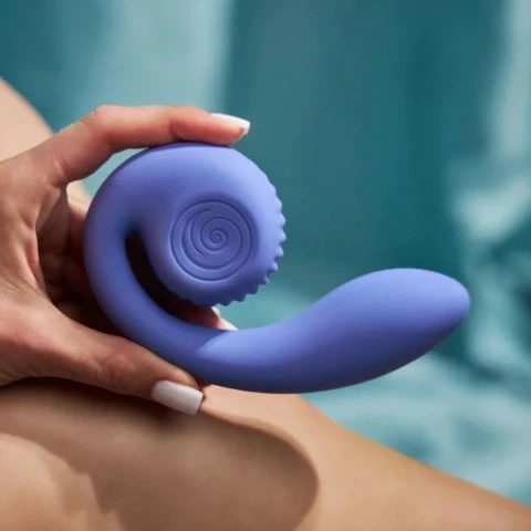 Двойной стимулятор точки G «Snail GIZI Lite juicy blueberry» от «SVibe» (голубой) Двойной стимулятор точки G «Snail GIZI Lite juicy blueberry» от «SVibe» (голубой)