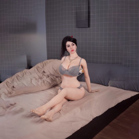 Реалистичная секс-кукла Пенелопа (170 см, 45 кг) Реалистичная секс-кукла Пенелопа (170 см, 45 кг)