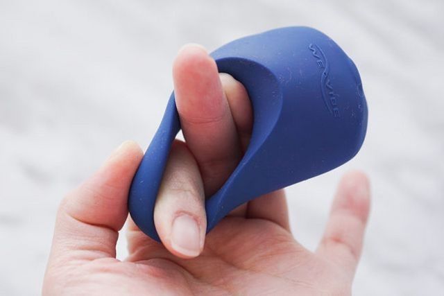 Эрекционное виброкольцо «Pivot» от «We-vibe» Эрекционное виброкольцо «Pivot» от «We-vibe»