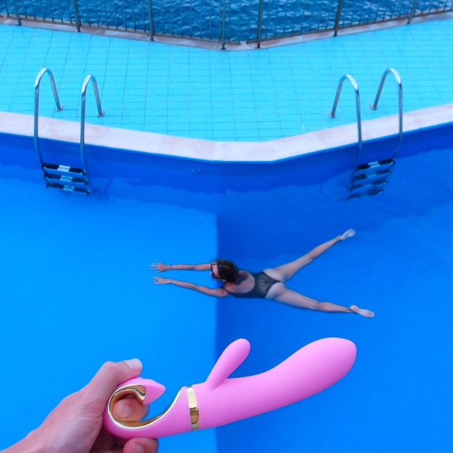 Вагинально-клиторальный вибратор с тремя моторами «Grabbit» от «Gvibe» Вагинально-клиторальный вибратор с тремя моторами «Grabbit» от «Gvibe»