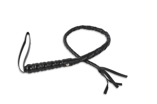  Черный кнут с витой рукояткой
