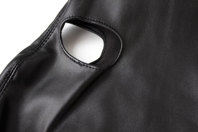 Маска с прорезями для глаз