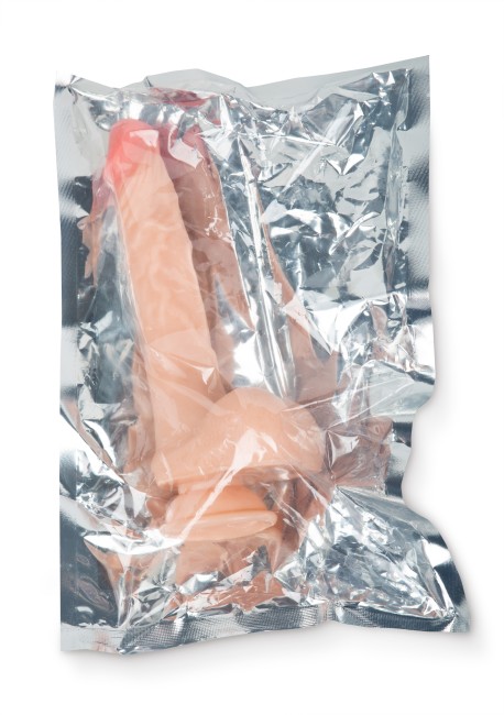 Большой фаллоимитатор-реалистик с присоскй (19 см)