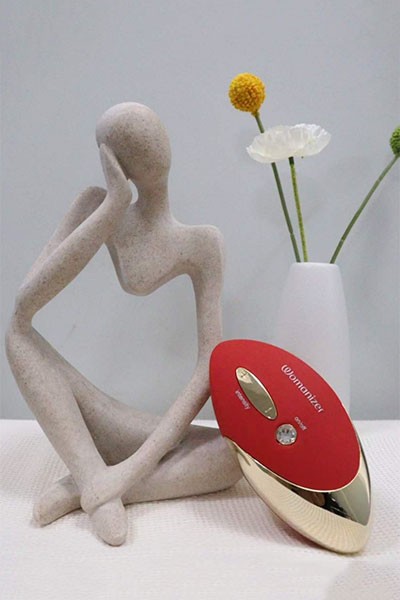 Стимулятор клитора - вакуумный Womanizer W500 Pro - красный 