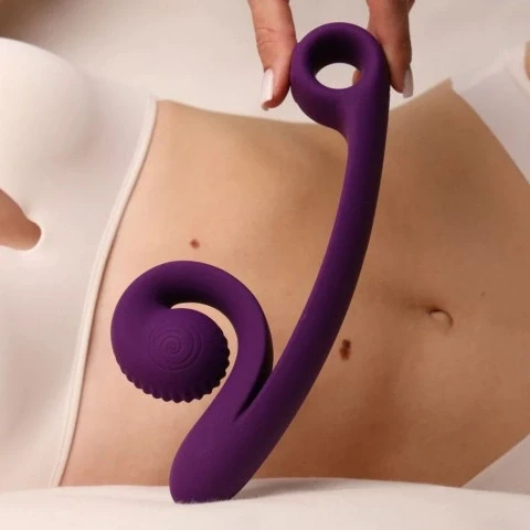 Вибратор для двойной стимуляции «Snail CURVE» от «SVibe» (фиолетовый) Вибратор для двойной стимуляции «Snail CURVE» от «SVibe» (фиолетовый)