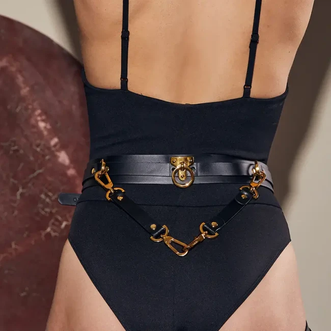 Крестовина для наручников и поножей «Bondage Boutique Leather Hogtie» от «UPKO» 