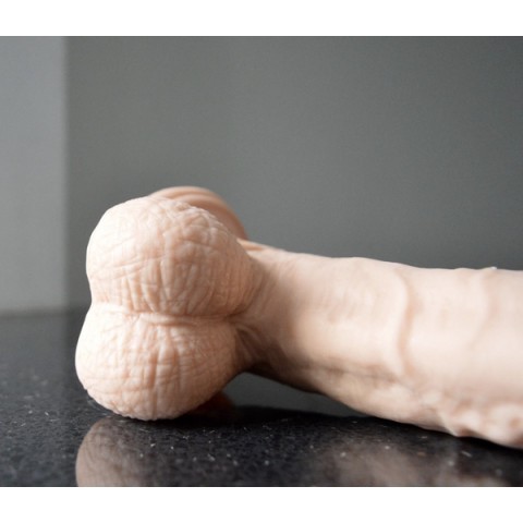 Реалистичный фаллоимитатор «Long John» от «Alive» (18,8 см) Реалистичный фаллоимитатор «Long John» от «Alive» (18,8 см)