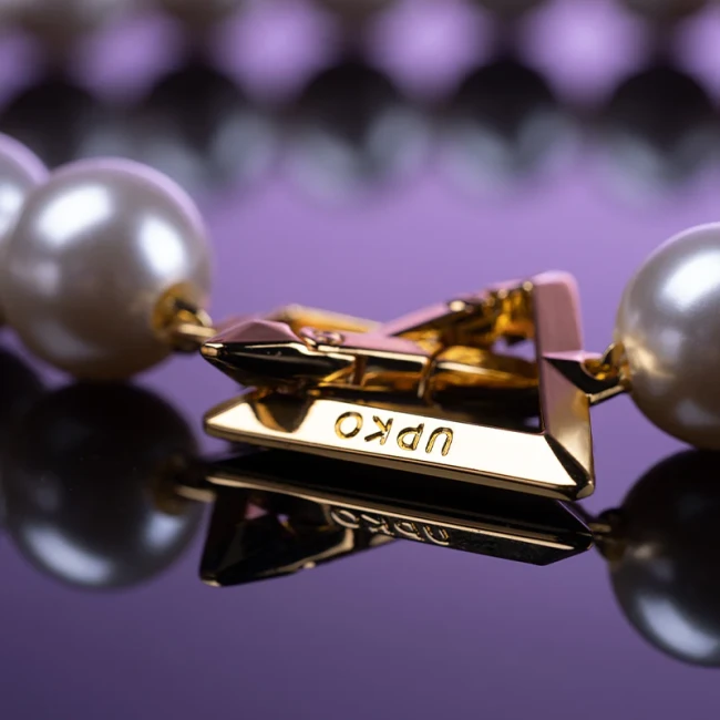 Ошейник-ожерелье «Moist Eyes Pearl Necklace/Collar» от «UPKO» Ошейник-ожерелье «Moist Eyes Pearl Necklace/Collar» от «UPKO»