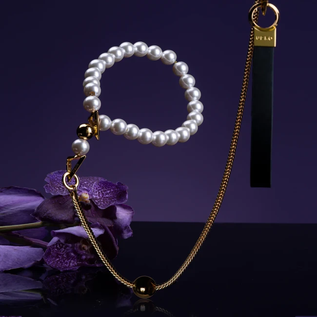 Ошейник-ожерелье «Moist Eyes Pearl Necklace/Collar» от «UPKO» Ошейник-ожерелье «Moist Eyes Pearl Necklace/Collar» от «UPKO»